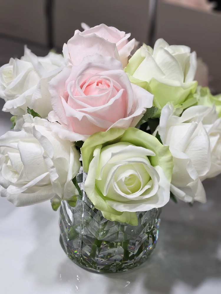 Аромабукет Cote Noire Herringbone Green&Pink&White Rose Buds clear